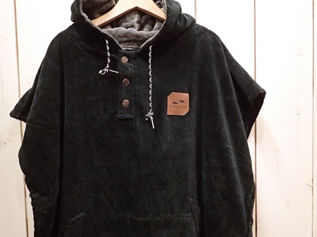 【SLOW TIDE】THE DIGS PONCHO BLACK