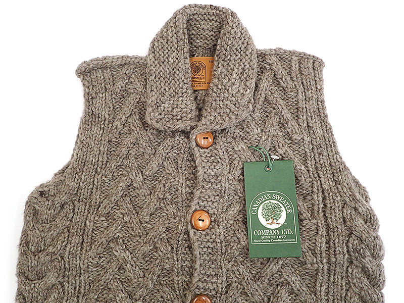 CANADIAN SWEATER Wood ButtonVest